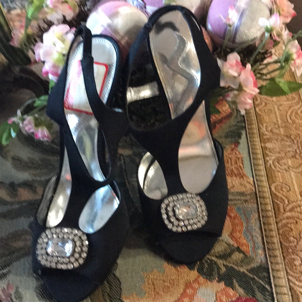 Elegant sandals